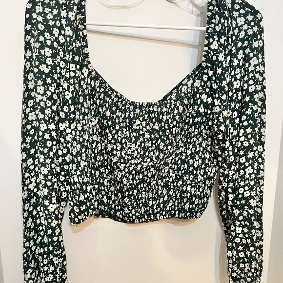 Elodie Tops - 𝅺elodie Cropped Long Sleeve Floral Top Size XL NWT
